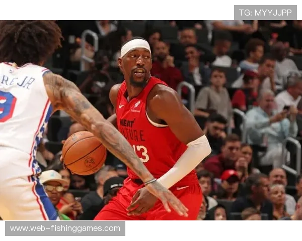 热火战76人，阿德巴约内线优势明显